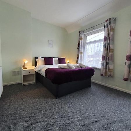 2 Bed House, Contractors & Holiday Guests Welcomed Dowlais Εξωτερικό φωτογραφία
