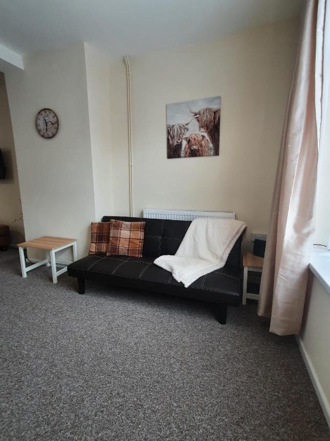 2 Bed House, Contractors & Holiday Guests Welcomed Dowlais Εξωτερικό φωτογραφία